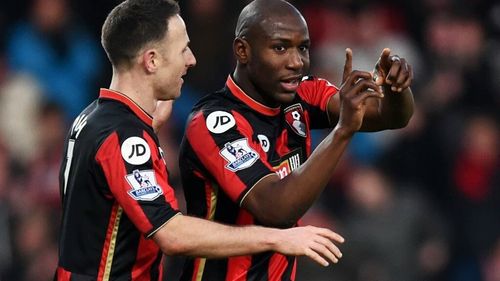 Benik Afobe, fost atacant al echipei Arsenal Londra, acuză o româncă de furt: ”A furat bijuterii ale familiei în valoare de 400.000 lire sterline din casa mamei mele”
