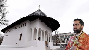 Scandal la Episcopia Oradea: Acuzații de promovare a preoților homosexuali / ”Toți preoții din Bihor știu de această încrengătură”