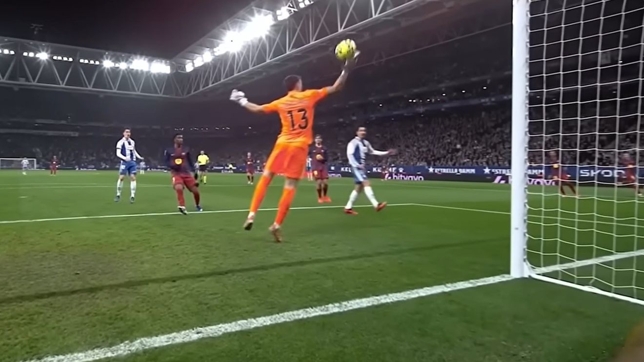 Hansi Flick îi atribuie unui jucător victoria grea a Barcelonei din derbiul catalan cu Espanyol, scor 2-0: „Unul dintre cei mai buni portari din lume”