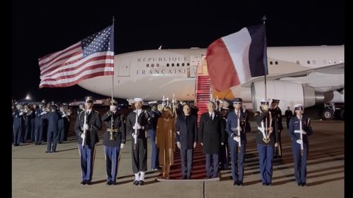 Macron și-a început vizita în Statele Unite cu un tur la sediul agenţiei spaţiale americane NASA, împreună cu Kamala Harris