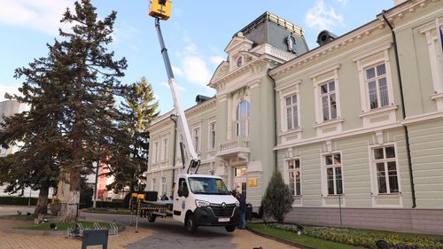 Râmnicu Vâlcea: Aprinderea iluminatului festiv, concerte și spectacol de artificii, la deschiderea Târgului de Crăciun, în 30 noiembrie