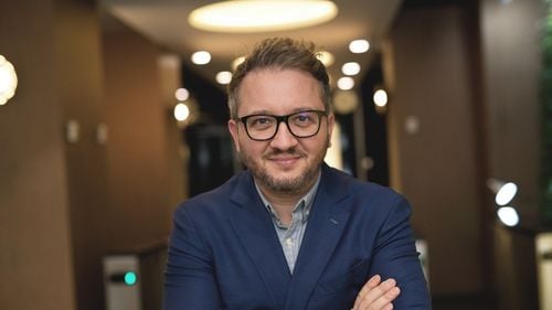 Piața de influencer marketing - estimată la 12 milioane euro în România. Interviu cu fostul membru al trupei Hi-Q. Florin Grozea