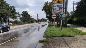 Operatorul de apă-canal din Botoșani, amendat de Garda de Mediu cu 40 de mii de lei, la o lună după o amendă identică /  ”Apele uzate fecaloid menajere erau deversate atât în Calea Națională, cât și într-un șanț”