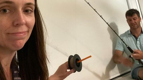 BBC, acuzat de sexism, recunoaşte că a pus un titlu ”nepotrivit” la un articol intitulat: ”Demisia lui Jacinda Ardern: femeile pot, oare, avea cu adevărat totul?”