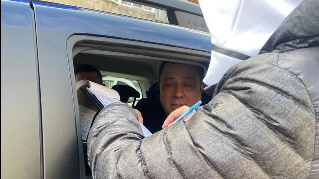 Verificări la Jandarmeria Teleorman după ce în spaţiul public au apărut imagini cu subofiţeri care nu poartă mască în autospeciala instituţiei