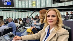 Eurodeputata PSD Gabriela Firea, după ce s-a consemnat că a votat, de fapt, pentru acordul Mercosur, social-democrații fiind acuzați că joacă teatru în fața fermierilor: E falsă informaţia rostogolită de USR, dar şi de PNL. Nu s-a votat niciun acord, ci doar viitoarele măsuri de protecţie pentru fermieri
