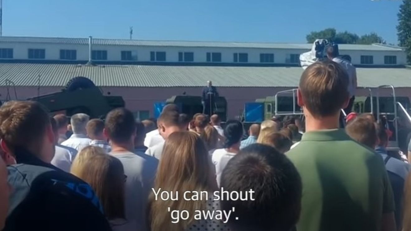 Lukaşenko anunţă că va închide fabricile unde au avut loc proteste: Oamenii se vor calma şi vom decide pe cine invităm la muncă după aceea