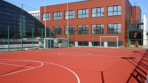 ANALIZĂ Ce școli, grădinițe și licee se construiesc cu fonduri europene în București și Ilfov / Investiții de peste 100 de milioane de euro din fonduri UE nerambursabile, în ultimii zece ani