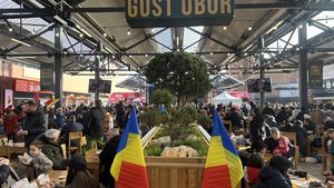 Reportaj în „Noul Obor”: mici cu muștar și Wi-Fi / „E loc pentru toată lumea pe aici”