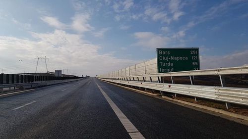 După amenințările cu schimbarea directorului primite de la Dăncilă, CNAIR a inaugurat două loturi din Autostrada Transilvania, în două zile