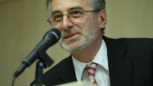 Victor Neumann, unul dintre cei mai reputați intelectuali din Timișoara, este acuzat de CNSAS că a turnat timp de 12 ani la Securitate. Ar fi avut cinci nume conspirative și ”o activitate prodigioasă”