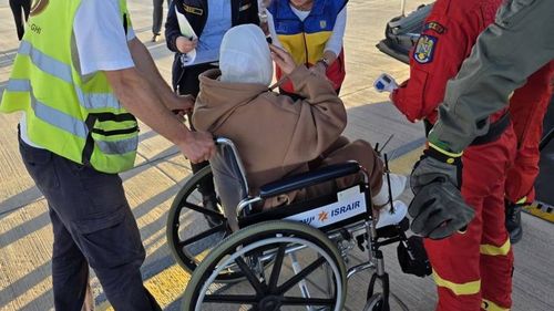 Peste 40 de cetăţeni din Fâşia Gaza, transferaţi în România, Norvegia şi Franţa cu o aeronavă C-130 Hercules a Forţelor Aeriene Române