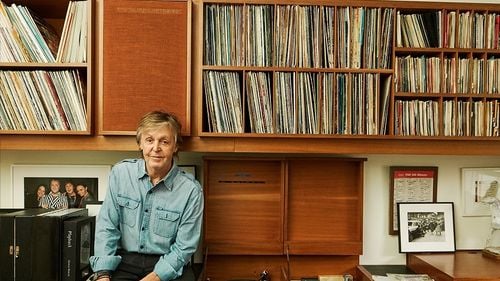 Paul McCartney, ''aproape să fie călcat'' de o maşină pe faimoasa trecere de pietoni de pe Abbey Road