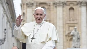 Papa Francisc: ”Dumnezeu nu trebuie căutat în imagini de măreție și putere, ci în frații și surorile cu care ne întâlnim în viață”