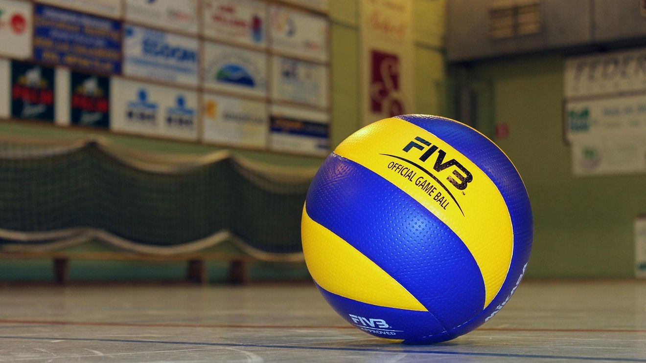 Profesor de sport din Dâmbovița, arestat preventiv pentru viol / Ar fi întreţinut relaţii sexuale cu o elevă de 16 ani