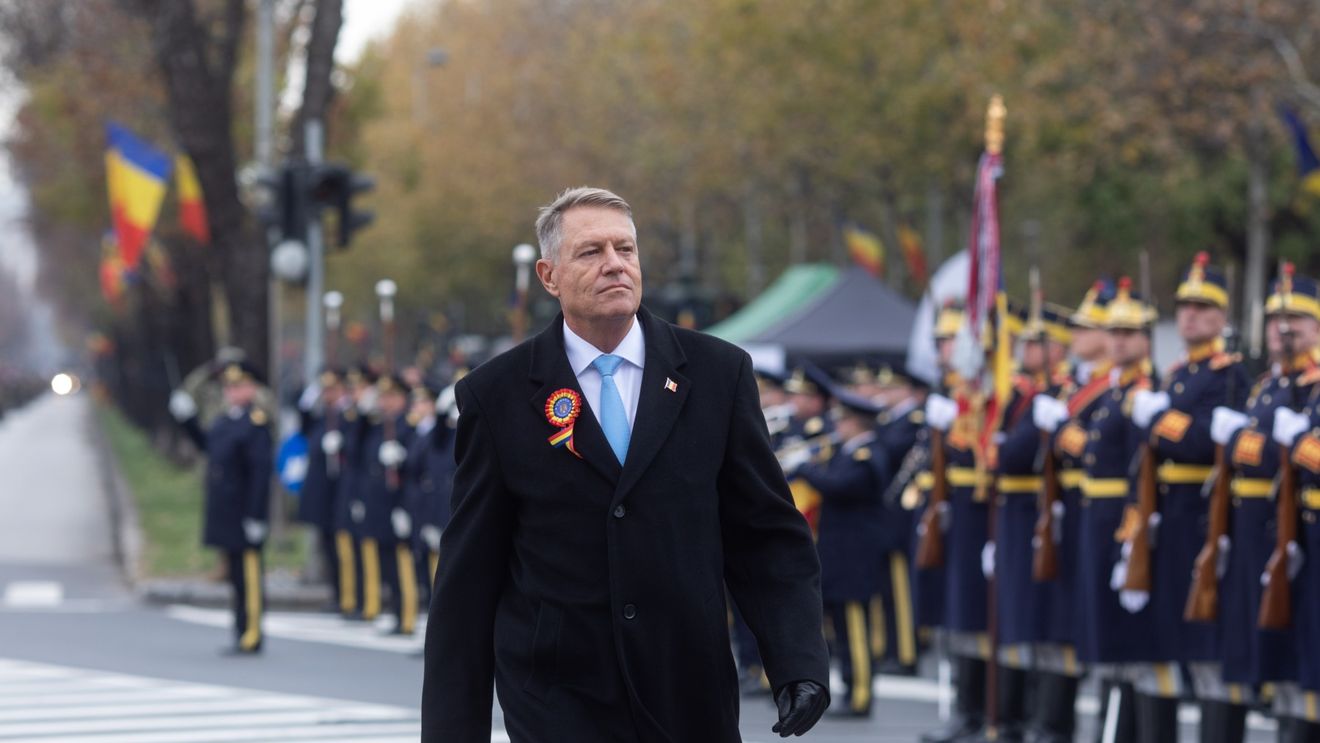 BREAKING Parlamentul începe, marţi la ora 10.00, procedura de suspendare a preşedintelui Klaus Iohannis, depusă de opoziţie / Președintele poate fi suspendat cu votul majorității parlamentarilor / În cel mult 30 de zile de la suspendare trebuie organizat referendum pentru demitere