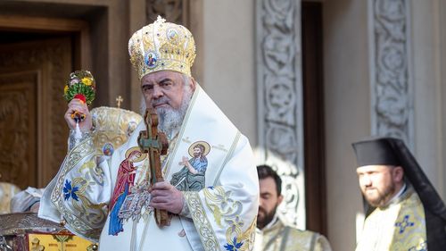 Pastorala de Sfintele Paşti: „Să ajutăm în continuare pe refugiaţii ucraineni, să devenim pentru ei 'mâinile iubirii milostive a lui Hristos', Cel Care îi ocroteşte şi le dăruieşte putere, răbdare şi nădejde pentru revenirea în patria lor”