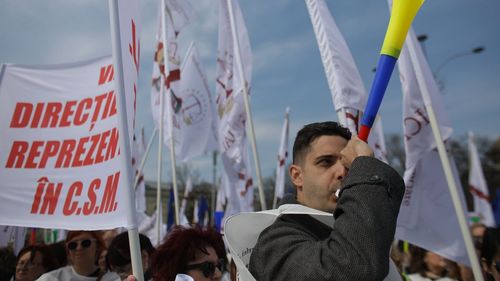 Protest al grefierilor în Piața Victoriei: Am ajuns cea mai prost plătită categorie de personal din justiție