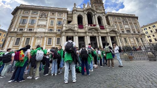 Detalii despre Biserica Sfânta Maria Maggiore, locul ales de Papa Francisc pentru înmormântare: Se spune că aurul folosit pentru decoruri e adus de Columb din America de Sud / În Roma Antică, aici erau înmormântați sclavii și săracii