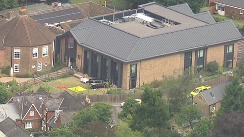 VIDEO „Coliziune gravă”: Șapte copii și doi adulți, răniți după ce o mașină s-a izbit de o școală primară din Wimbledon, sud-vestul Londrei