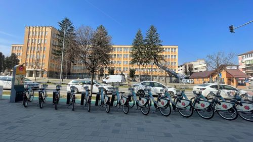 Sistemul de "bike sharing" va funcţiona în Alba Iulia din 15 martie, cu doi ani mai târziu decât prevedea proiectul inițial