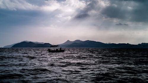 Barcă cu 45 de persoane la bord, scufundată în Marea Mediterană, în apropiere de coasta Turciei