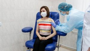 Președinta Republicii Moldova, Maia Sandu, s-a vaccinat public cu AstraZeneca pentru a-i încuraja pe cei care au îndoieli