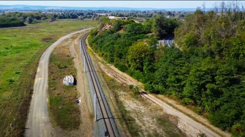 Niciun kilometru de cale ferată modernizat și recepționat în 2023, deși CFR Infrastructură estima 100 de kilometri terminați/ Și Statul întârzie lucrările cu anii