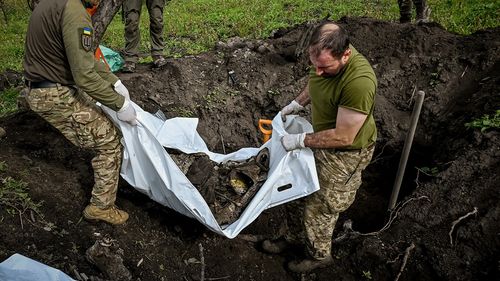 Rusia a restituit rămăşiţele a 528 de soldaţi ucraineni, anunţă Kievul