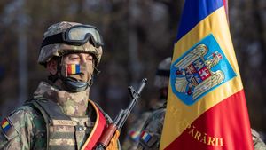 Vasile Dîncu: ”Semnez foarte multe demisii din sistemul militar” / ”Sunt cauzate de condiţiile de viaţă, de condiţiile de mobilitate militară”