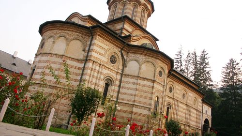 Mormântul lui Mircea cel Bătrân de la Mânăstirea Cozia, redeschis după un secol