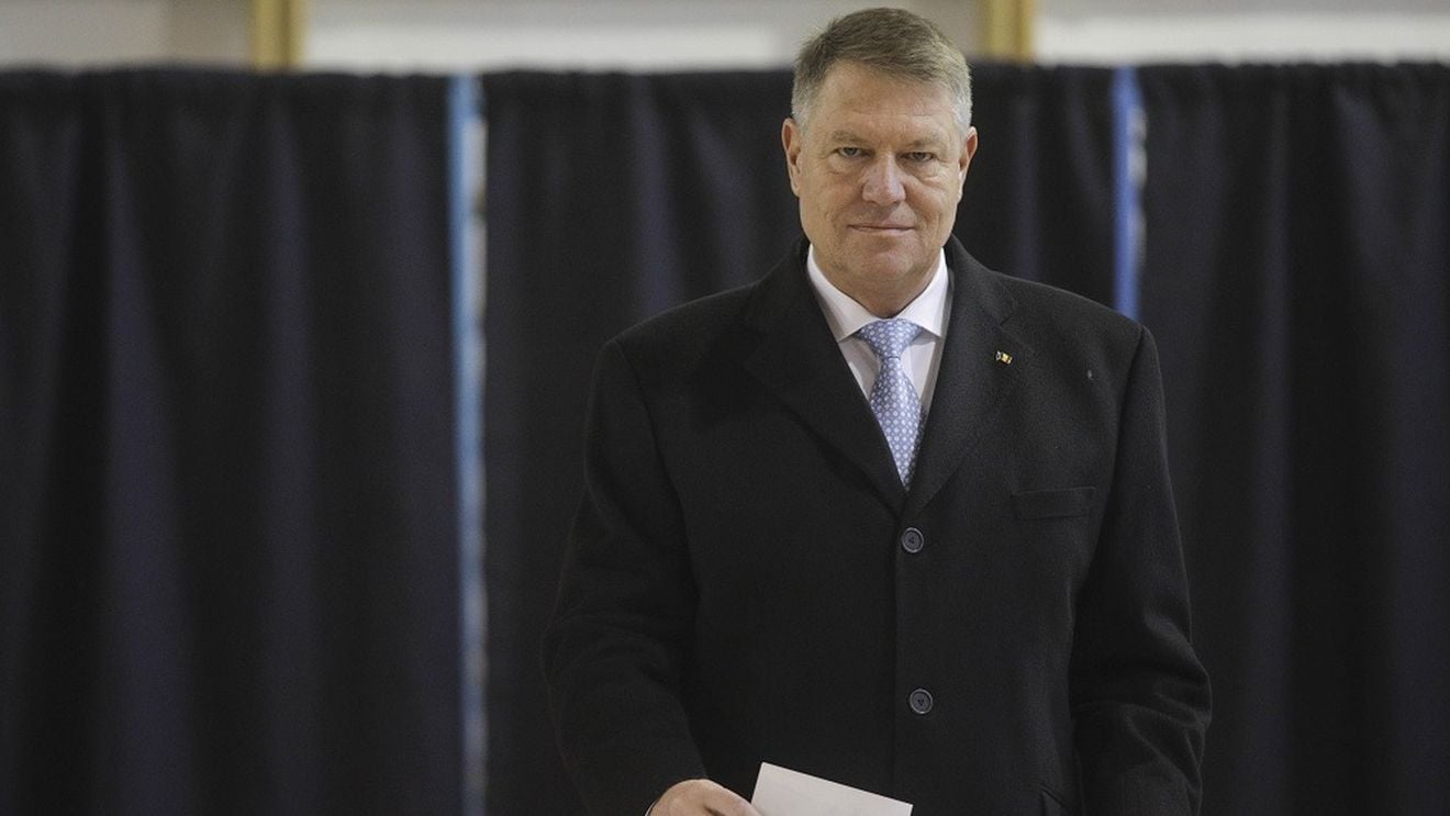 Iohannis: E ziua campionilor cu ștampila ”Votat” în mână