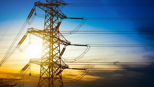 Comisarul european pentru Energie şi Locuinţe: Nu vom mai permite ca Putin să folosească energia ca armă împotriva noastră. Nu vom mai permite ca Putin să şantajeze statele membre ale Uniunii Europene / Propune un plan de interconectare şi reducerea preţurilor