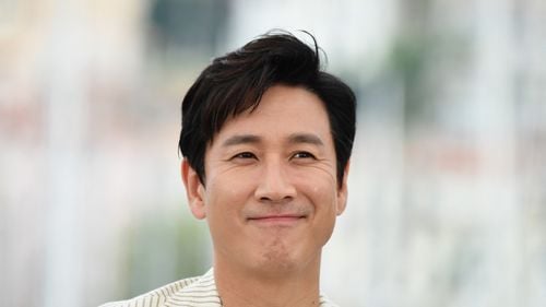 Actorul sud-coreean Lee Sun-kyun (48 ani), cunoscut pentru rolul din filmul Parasite, premiat cu Oscar, găsit mort într-o mașină în Seul / Era investigat pentru consum de droguri și ar fi scris un bilet înainte de a pleca de acasă