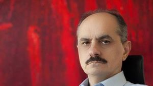 Centrul de cercetare Oncogen din Timișoara a început testele pentru un vaccin anti-coronavirus, care nu a trecut încă prin procesul de validare științifică. Profesorul Virgil Păunescu: ”Este vaccin dezvoltat de noi, sperăm să putem intra în producție în câteva luni”
