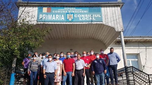 Botoșani: Un primar PSD care a pierdut alegerile și-a făcut rudele și prietenii cetățeni de onoare și i-a scutit de impozit pe ultima sută de metri a mandatului