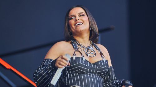 Cântăreaţa Nelly Furtado a anunţat că îşi va întrerupe activitatea artistică „pe o perioadă nedeterminată”