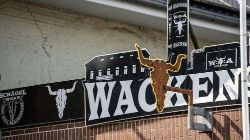 Fanii sosiţi la legendarul festival Wacken din Germania, întorşi din drum de organizatori din cauza ploii şi a noroiului: „Suntem foarte trişti, însă, din păcate, situaţia meteorologică nu ne oferă altă opţiune”