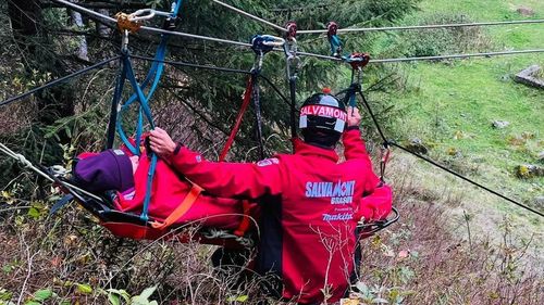 153 de turiști au fost salvați de pe munte în minivacanța de Sfânta Maria / Salvamontist: ”Încălțările de munte sunt accesoriul cel mai important” / ”Fiecare strat de haine are un rol specific”