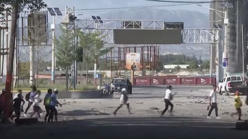 Bande înarmate din Haiti încearcă să preia controlul asupra aeroportului din Port-au-Prince, pentru a împiedica revenirea premierului în țară