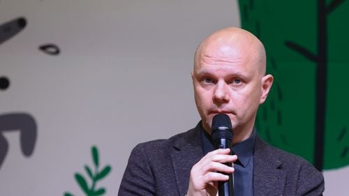 Ioan Stanomir: "Putem să îi blamăm pe americani cât dorim, dar nicio altă țară nu ne poate oferi deocamdată ceea ce ne pot oferi americanii / Deocamdată nu avem alternativă, aceasta este situația"