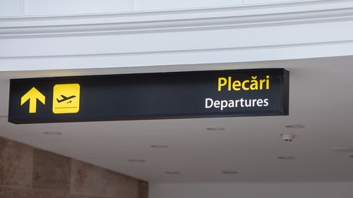 Cetăţean chinez, depistat pe Aeroportul Băneasa în timp ce încerca să călătorească în spaţiul Schengen cu documente false / Actul de identitate prezentat la control apărea ca fiind emis de Slovacia