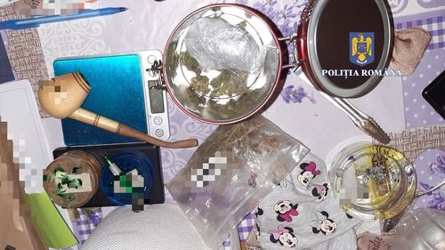 Șapte persoane reținute în ancheta privind traficul de droguri în liceele din București - Surse
