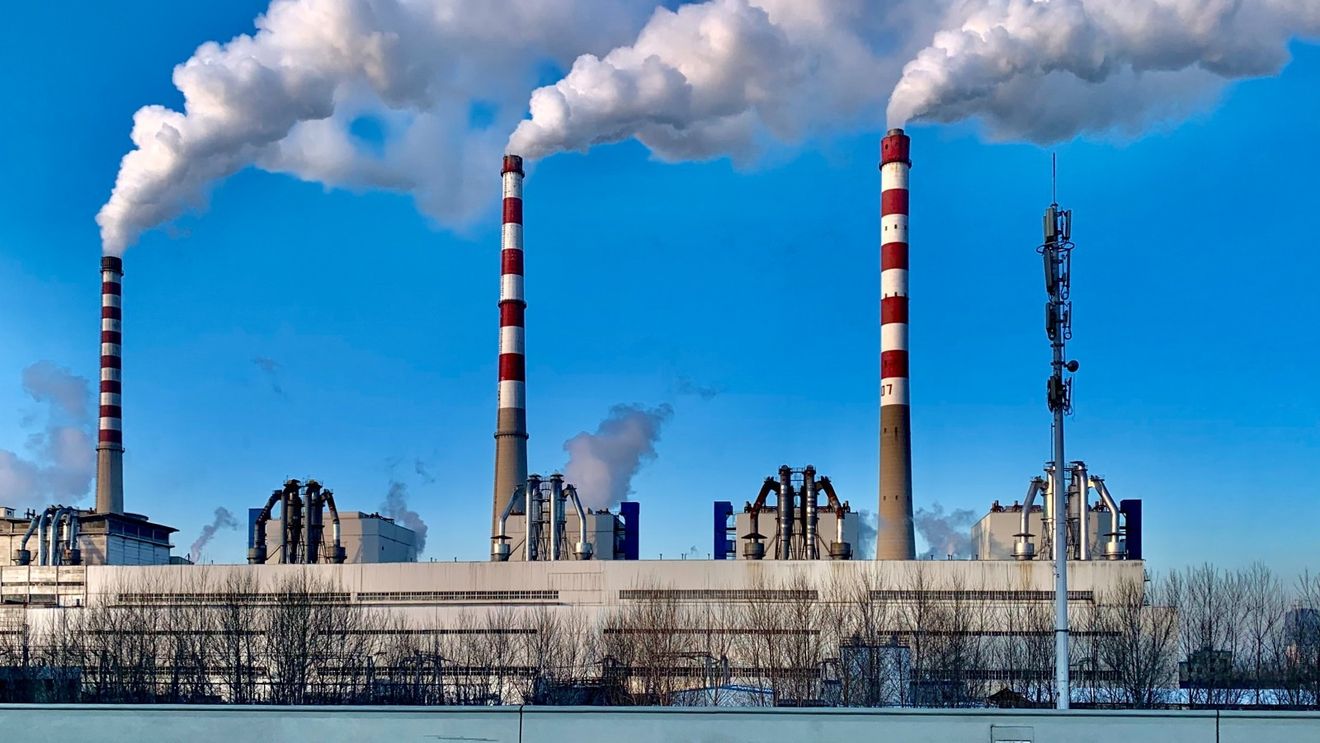 Parlamentari USR, PNL și de la minorități cer Guvernului să rezolve criza energiei termice din marile orașe