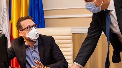 Fritz: Salariile bugetarilor, prea mari pentru cine freacă menta şi prea mici pentru dornicii de muncă / S-au retras când au aflat că salariul pentru poziția de administrator public este de 17.000 de lei pe lună