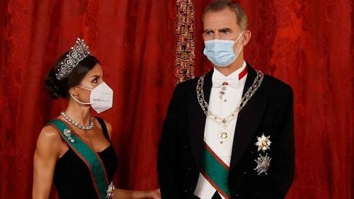 Regele Spaniei Felipe al VI-lea, testat pozitiv cu COVID, prezintă „simptome uşoare”