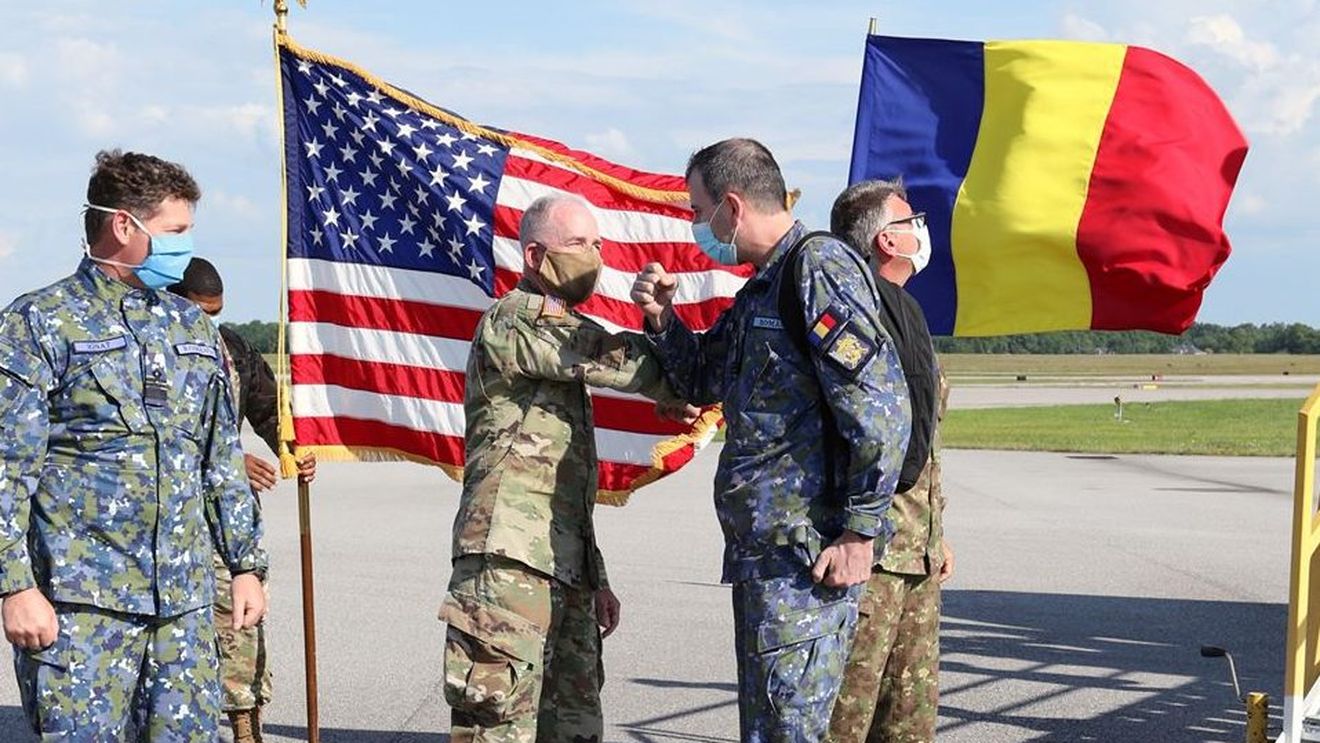 Medici militari români ajută SUA în lupta cu coronavirusul