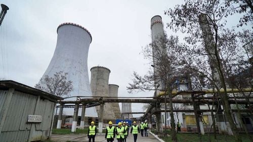 Veolia Iași a fost condamnată la o amendă penală de 150.000 de lei pentru moartea unui angajat. Văduva acestuia a primit daune morale de 70.000 de euro - decizie în primă instanță