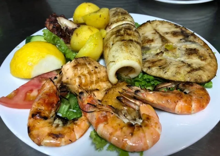 Captain Fish Tavern,  mâncare grecească