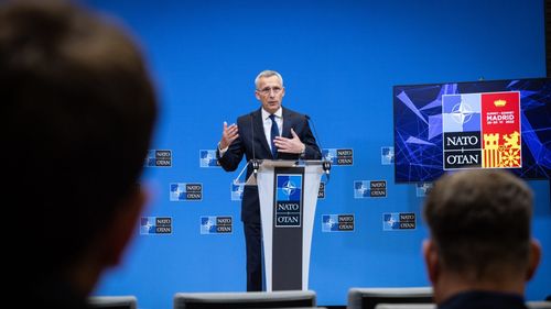 Circumstanțele în care NATO ar putea folosi arme nucleare sunt „extrem de îndepărtate” – Stoltenberg / „Este important să intensificăm cooperarea NATO-UE”